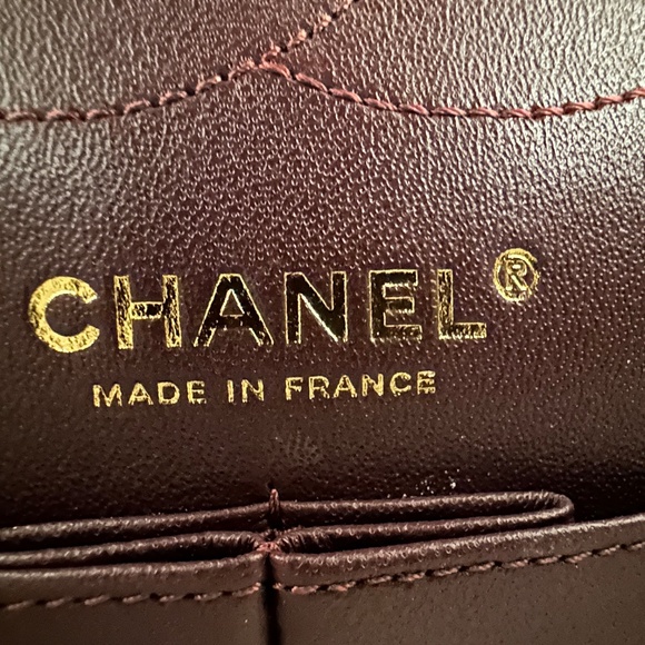 Authentic Chanel 255 - Picture 8 of 12